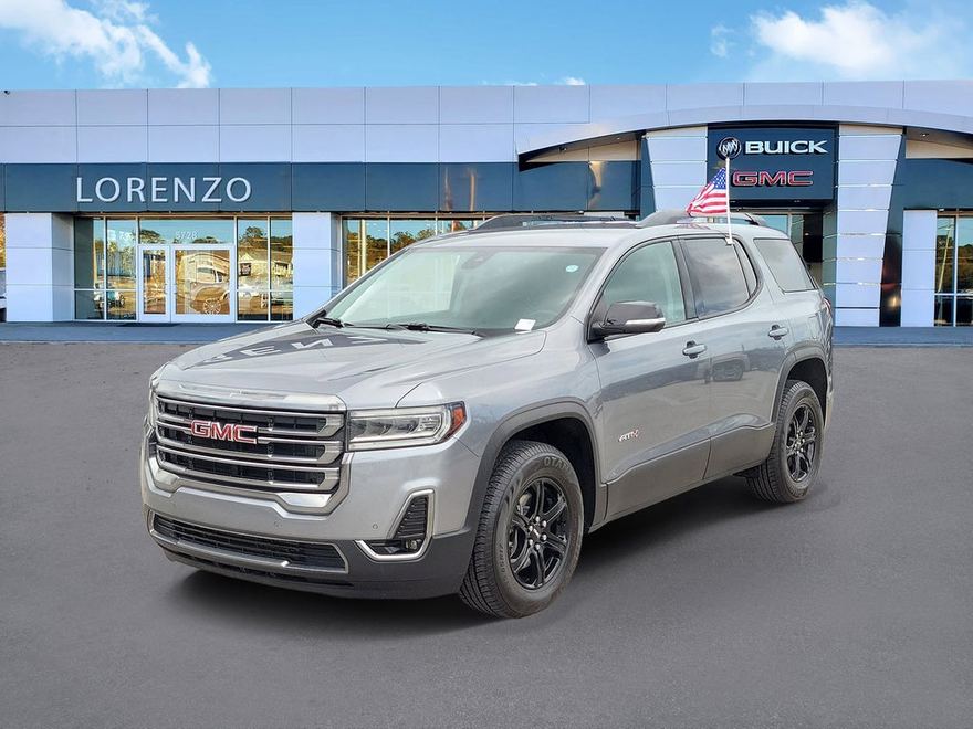 2021 GMC Acadia AT4 en vista tres cuartos frontal