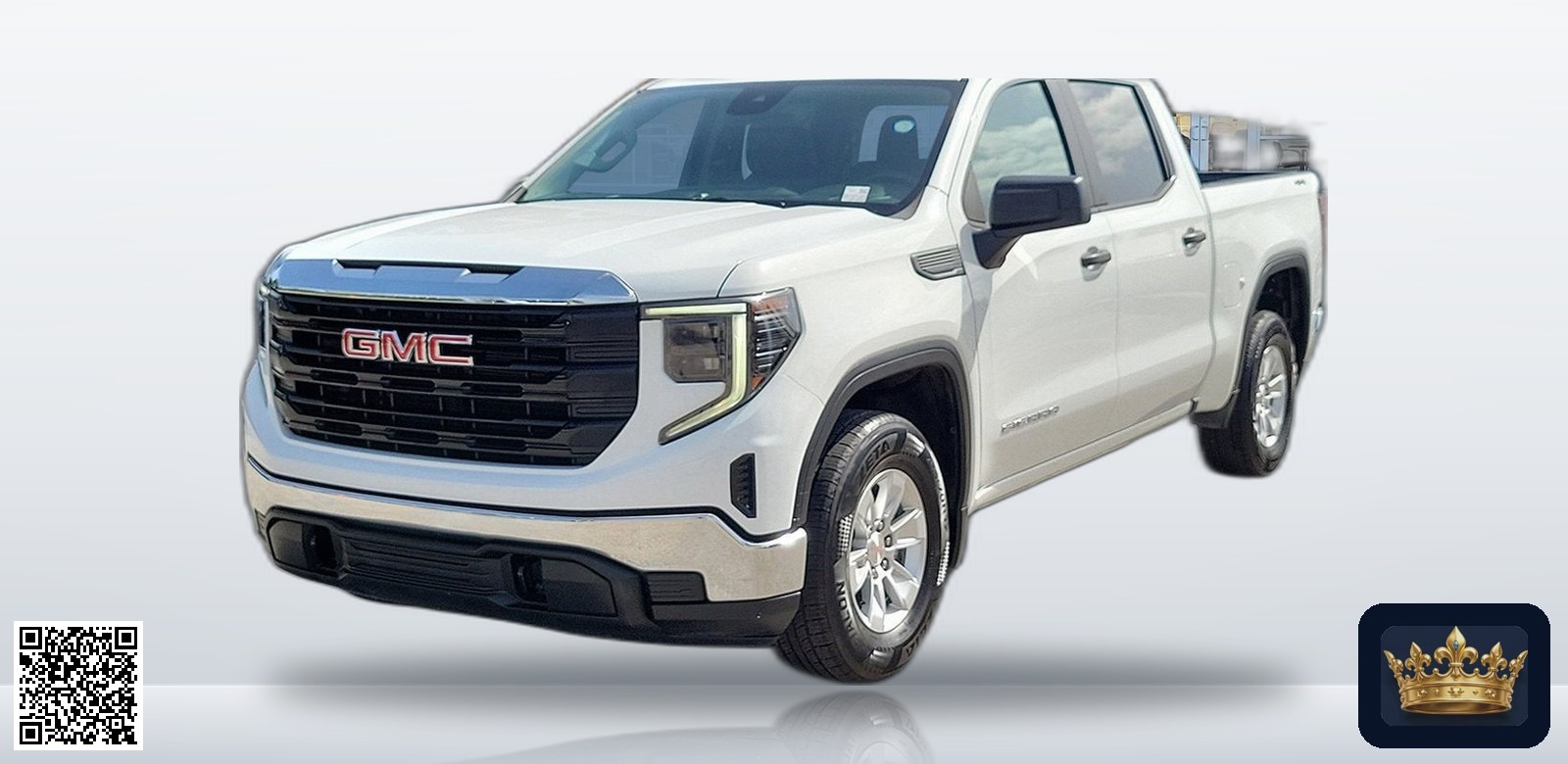 2022 GMC Sierra 1500 Pro en vista tres cuartos frontal, estudio blanco