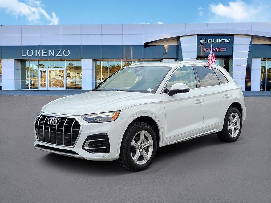 2021 Audi Q5 45 Premium quattro en vista tres cuartos frontal