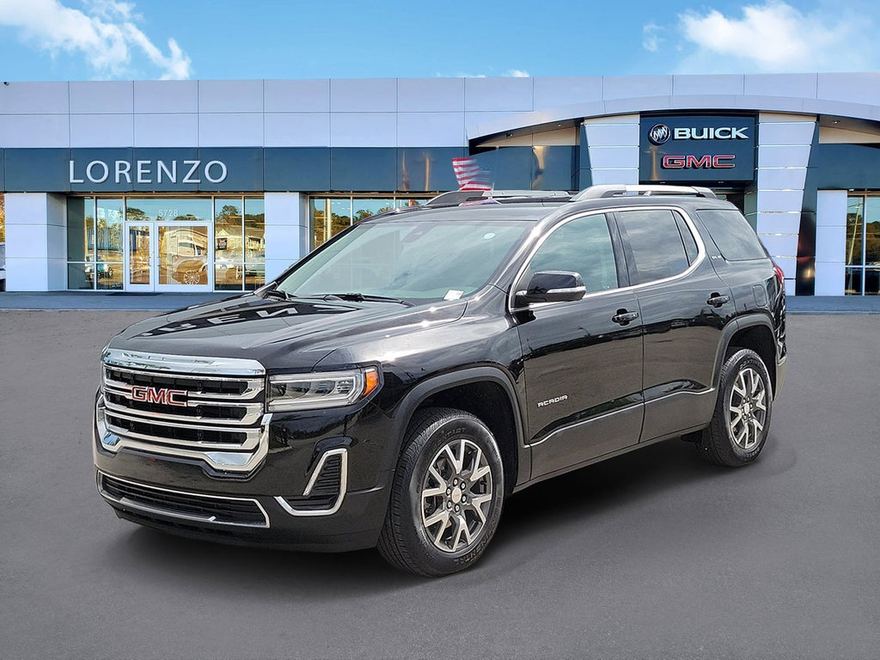 2023 GMC Acadia SLE en vista tres cuartos frontal