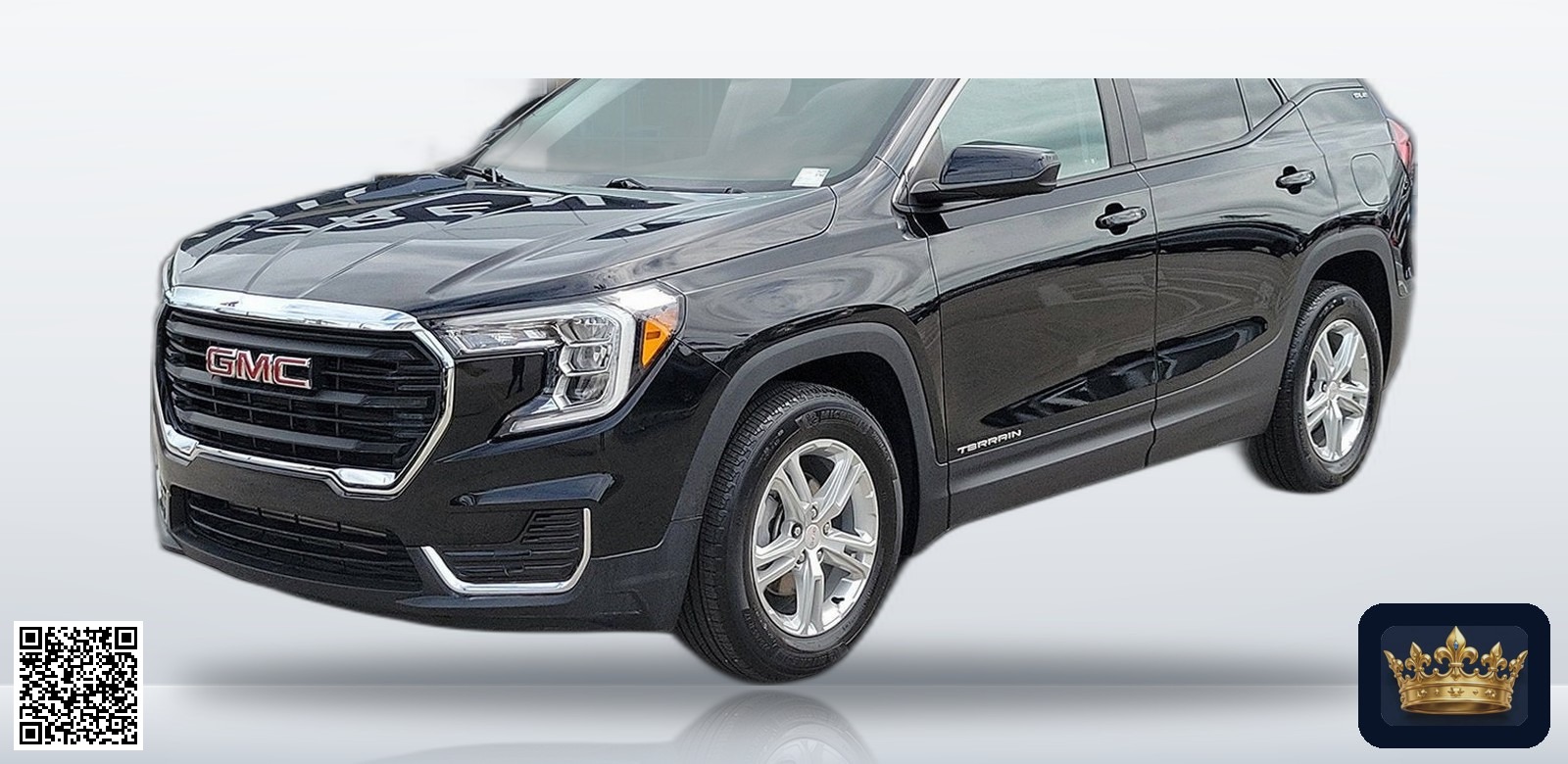 2024 GMC Terrain SLE en vista tres cuartos frontal, estudio blanco
