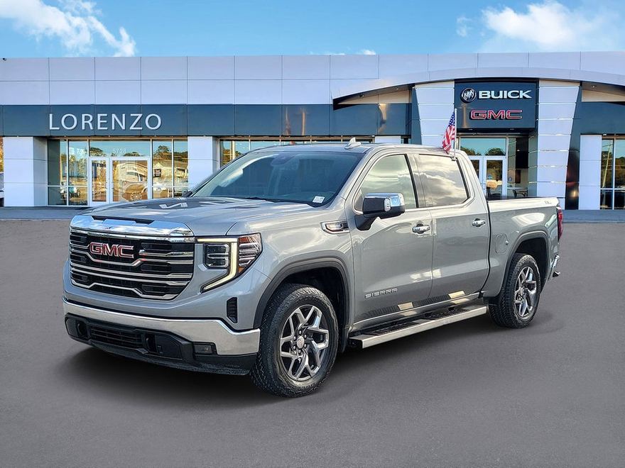 2024 GMC Sierra 1500 SLT en vista tres cuartos frontal