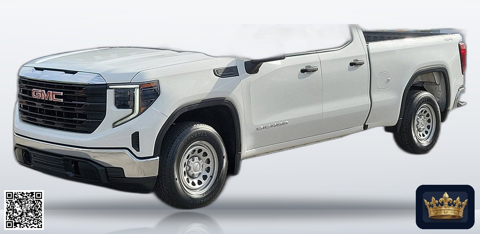 2023 GMC Sierra 1500 Pro en vista tres cuartos frontal, estudio blanco